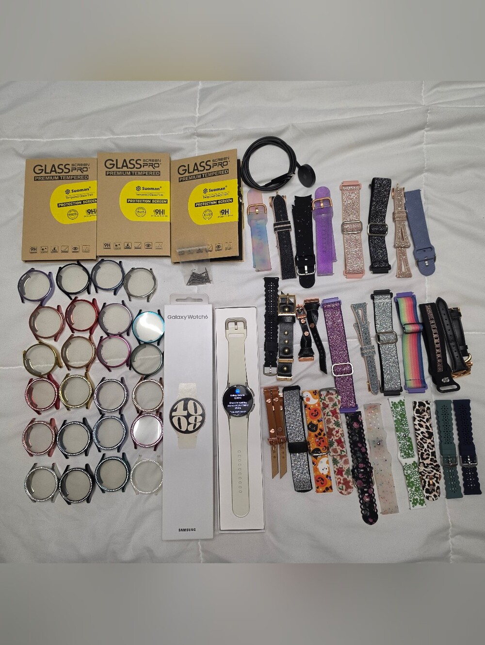 Samsung Galaxy Watch6 - White Silicone Band 40mm Wifi + Lots Of Faces, Bands Etc